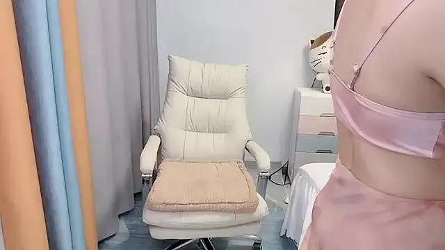 Offline Mi_sooli on StripChat