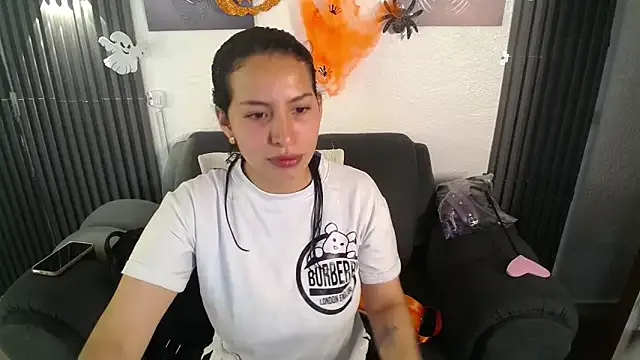 Offline Mia_garcia28 on StripChat