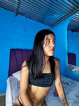 MiaaHills from StripChat
