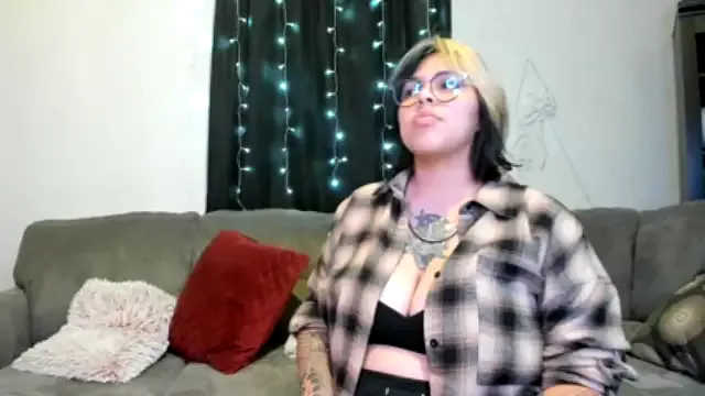 miacanela_xo on StripChat