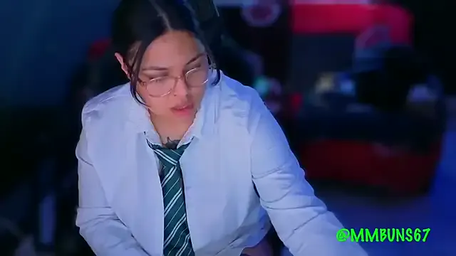 miacanela_xo on StripChat