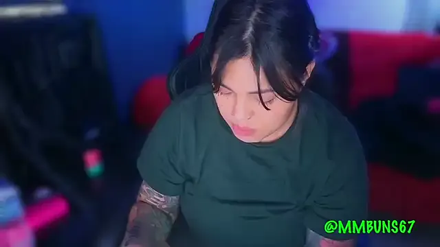 miacanela_xo on StripChat