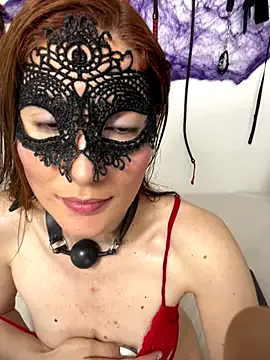 Offline Miacarry on StripChat