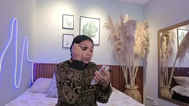 MIAHIVANOV on StripChat