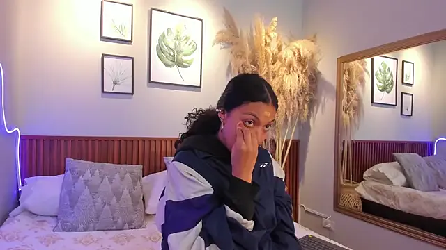 MIAHIVANOV on StripChat