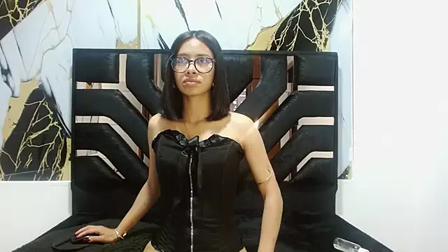 Offline Miahotcs1 on StripChat