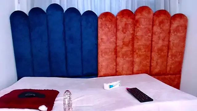 Offline Miahotcs1 on StripChat