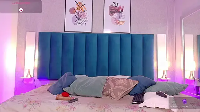 MiaMidnnightt on StripChat 