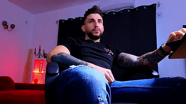 Offline MightyAaron66 on StripChat