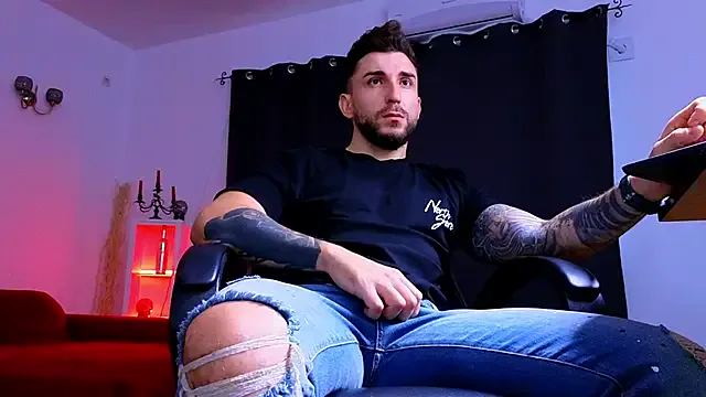 Offline MightyAaron66 on StripChat