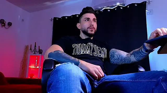 Offline MightyAaron66 on StripChat