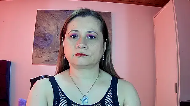 milagros_latina75 on StripChat