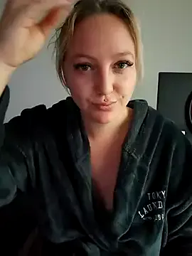 Offline Milas_Dreams on StripChat