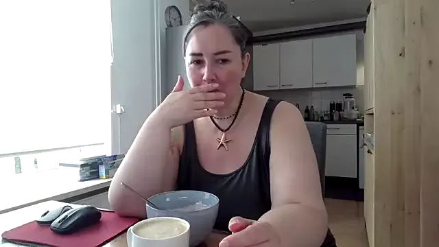 Offline MilfGina on StripChat