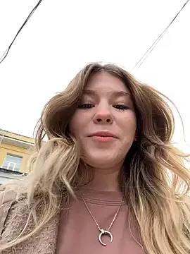 Mimiumuy from StripChat is Freechat