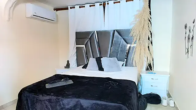 Freechat MiniLove_01 on StripChat