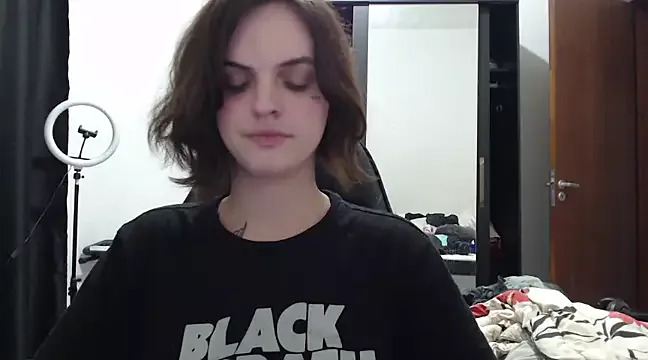 Offline Mivyy on StripChat