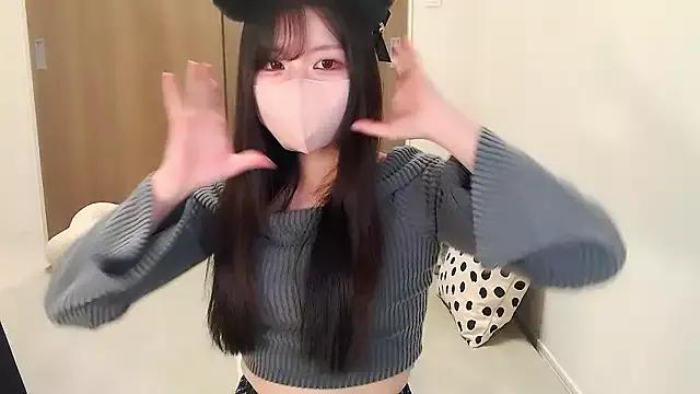 moka-neko model from StripChat