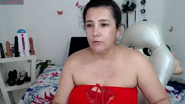mom_hot__ from StripChat