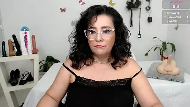 mom_hot__ from StripChat