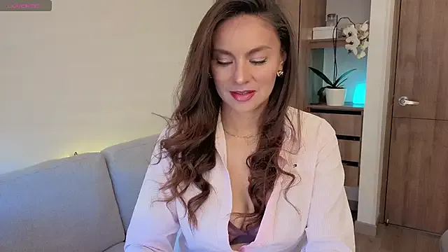 Monica-Bello on StripChat