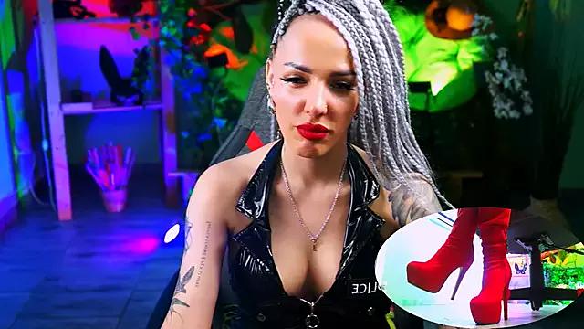 MonicaMaxwel from StripChat is Freechat