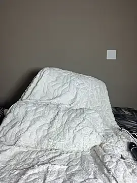 Offline Moonzy77 on StripChat