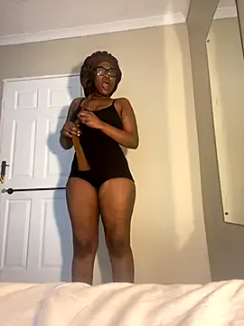 Offline Moonzy77 on StripChat