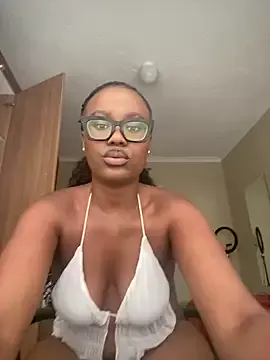 Offline Moonzy77 on StripChat
