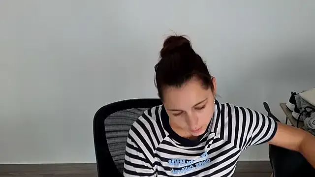 Offline morninglorytv on StripChat