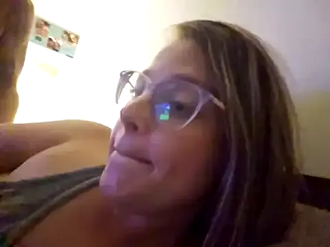 Offline MrandMrsPooks on StripChat