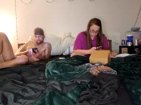 Offline MrandMrsPooks on StripChat