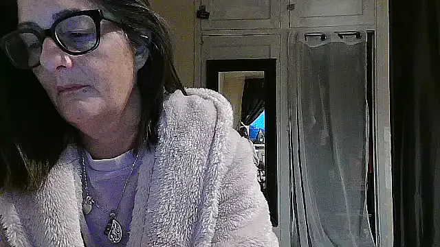 Offline Mrs-Ivy on StripChat