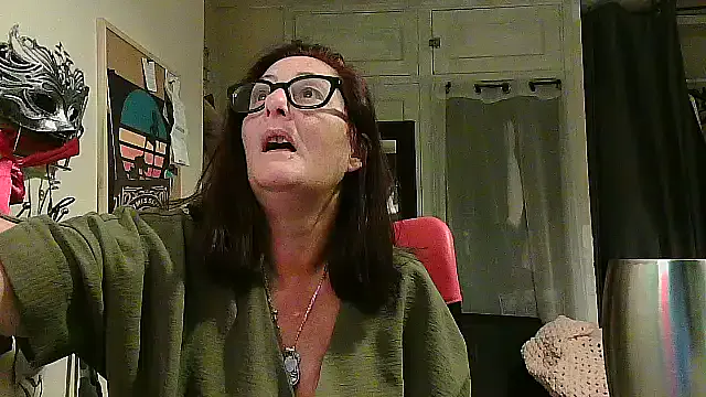 Offline Mrs-Ivy on StripChat