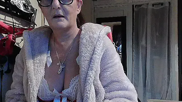 Offline Mrs-Ivy on StripChat