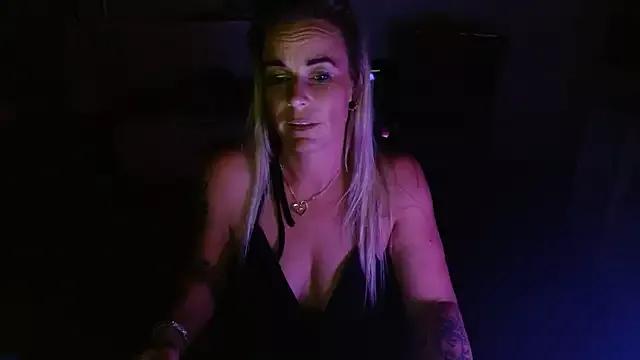 MystiqueMaven from StripChat is Freechat