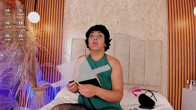 Freechat NAIA_ROSSI on StripChat