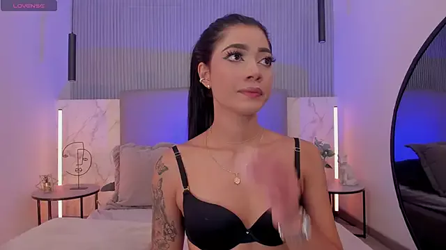 Freechat NaishaFord_1 on StripChat