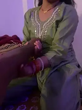 Naughty_couple_live — Lift up bra and shake boobs