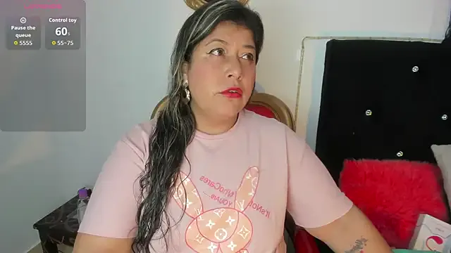 Freechat NaughtyAmeliaThompson69 on StripChat