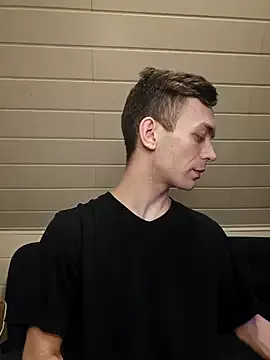 Freechat nickdtr23 on StripChat