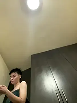 nico_18x on StripChat