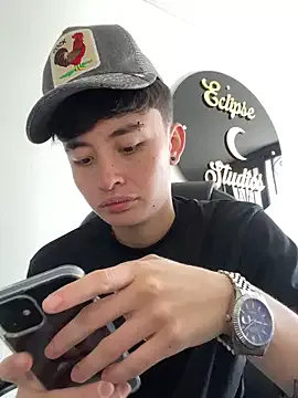 nico_18x on StripChat