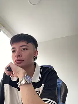 nico_18x on StripChat