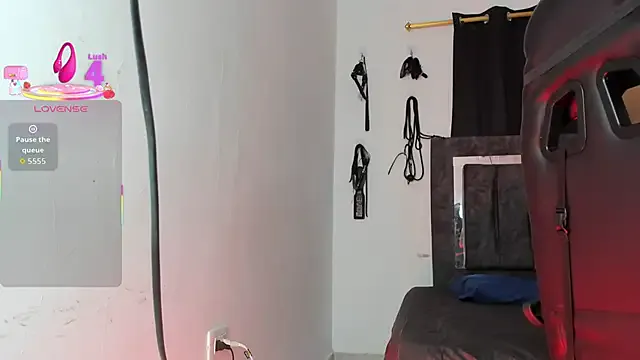 Nicol_TransGirl on StripChat