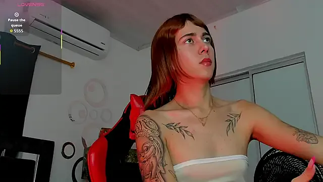 Nicol_TransGirl on StripChat