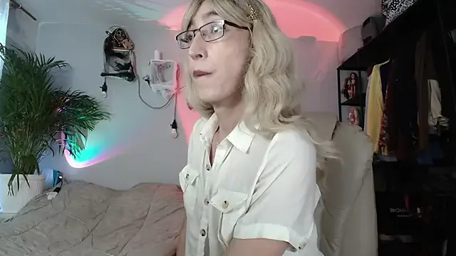 NicoleCortez — Help me to renew my visa