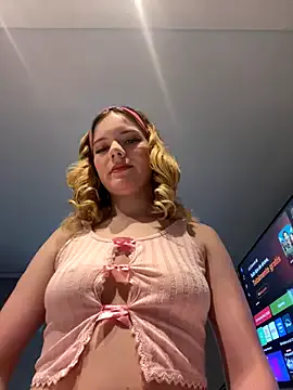 Offline NicoleCut on StripChat