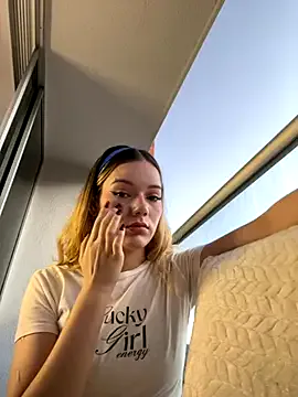 Offline NicoleCut on StripChat