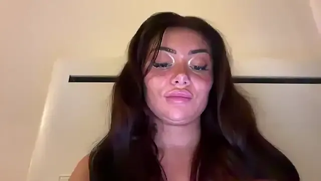 Offline niiikita3 on StripChat